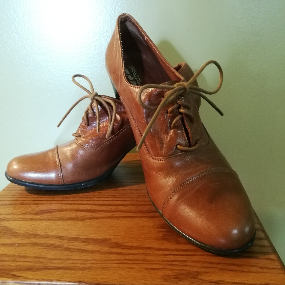 Vintage Paola Brown Heeled Oxfords